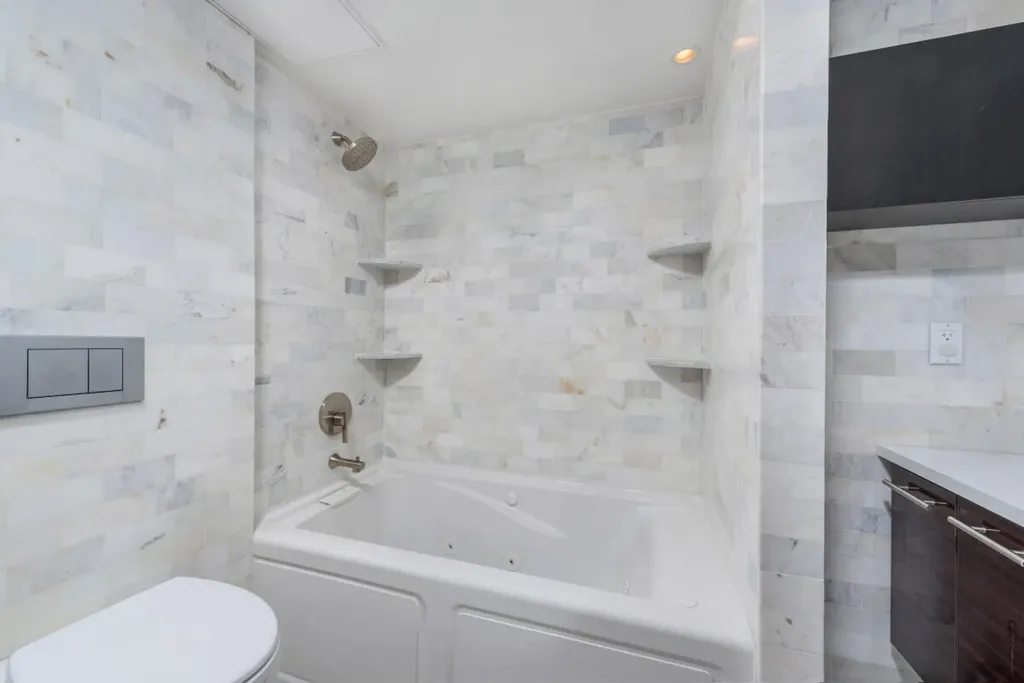 400 S Pointe Drive Miami Beach FL 33139
