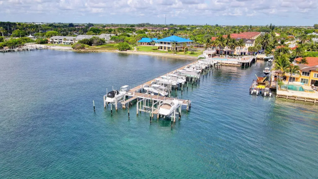 117 Harbors Way Boynton Beach FL 33435