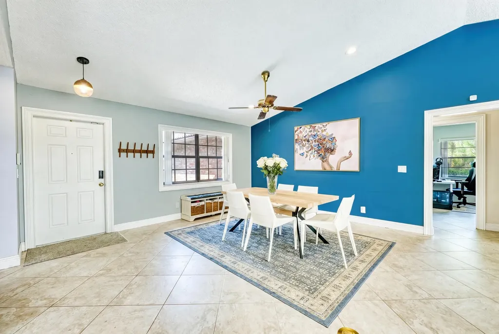 935 NW 110th Lane Coral Springs FL 33071