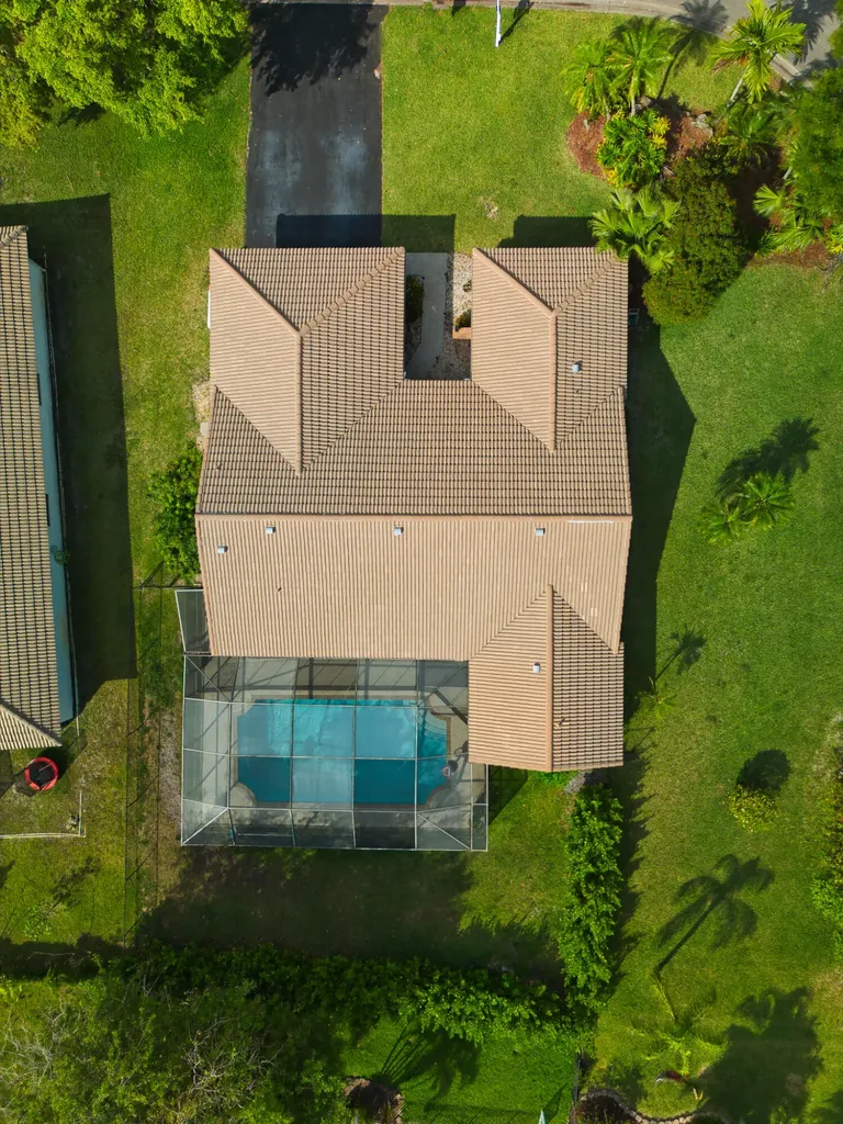 935 NW 110th Lane Coral Springs FL 33071