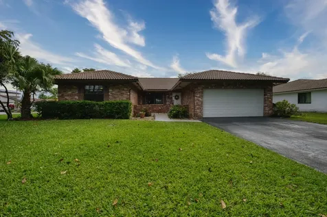 935 NW 110th Lane Coral Springs FL 33071