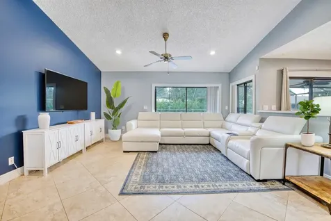 935 NW 110th Lane Coral Springs FL 33071