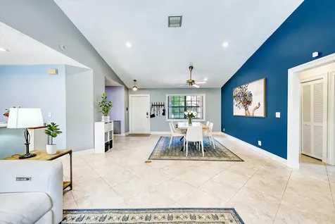 935 NW 110th Lane Coral Springs FL 33071