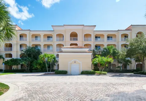 22 Harbour Isle Drive W Fort Pierce FL 34949