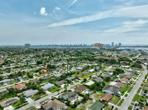 361 W 21st Street Riviera Beach FL 33404
