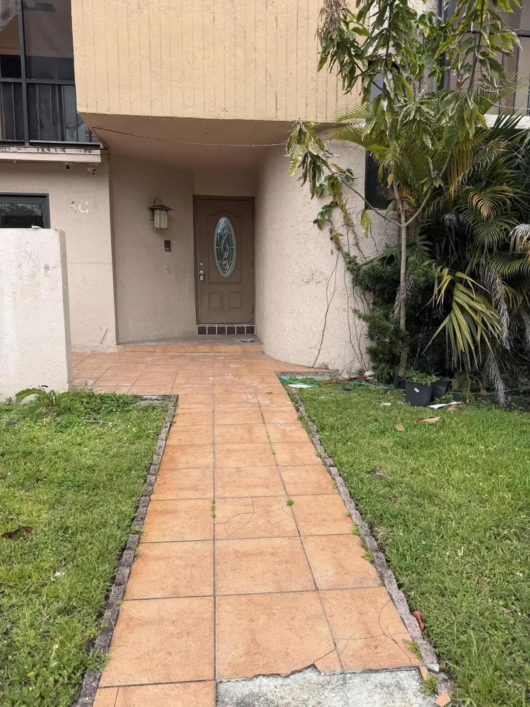 2700 S University Drive Davie FL 33328