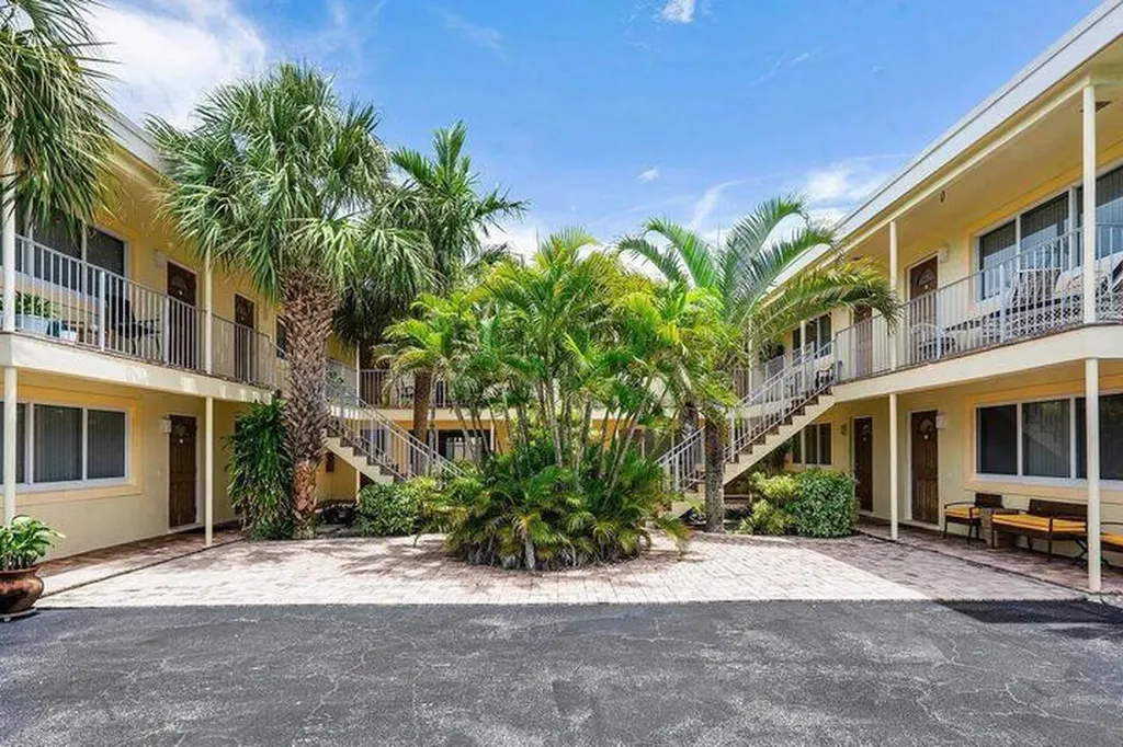 1649 SE 4th Street Deerfield Beach FL 33441