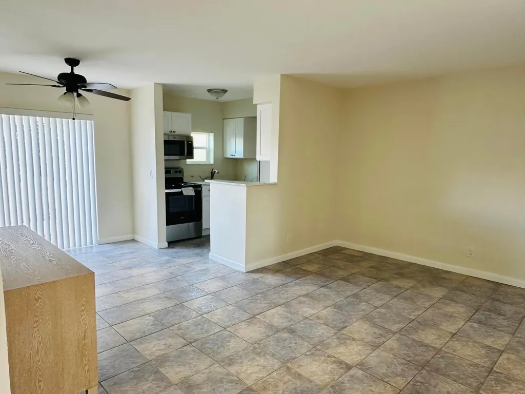 1649 SE 4th Street Deerfield Beach FL 33441