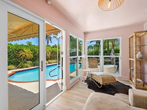 1521 NE 40th Court Oakland Park FL 33334