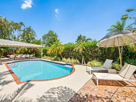 1521 NE 40th Court Oakland Park FL 33334