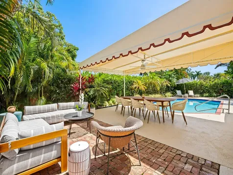 1521 NE 40th Court Oakland Park FL 33334