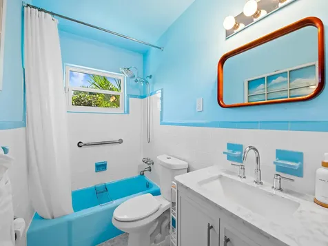 1521 NE 40th Court Oakland Park FL 33334
