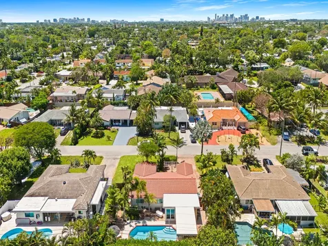 1521 NE 40th Court Oakland Park FL 33334