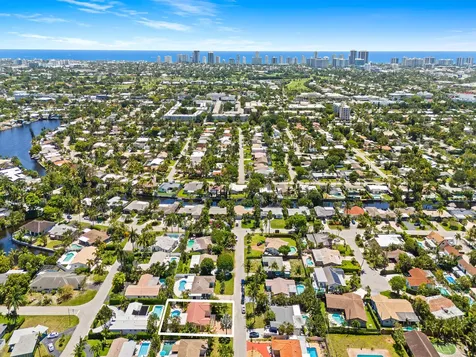 1521 NE 40th Court Oakland Park FL 33334