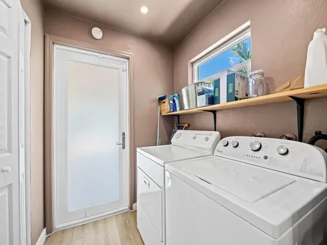 1521 NE 40th Court Oakland Park FL 33334