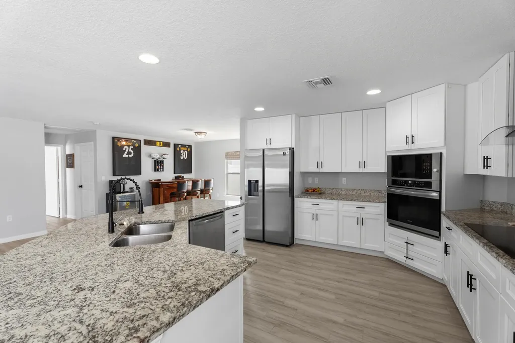 404 SW South Quick Circle Port St Lucie FL 34953