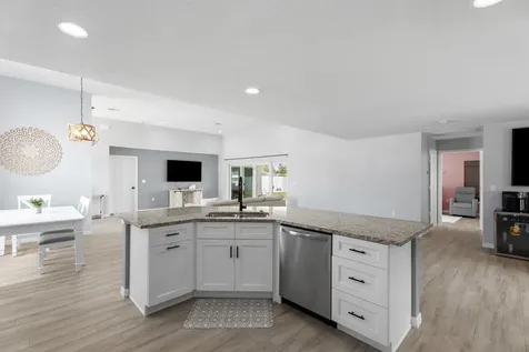 404 SW South Quick Circle Port St Lucie FL 34953