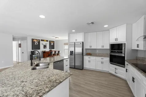 404 SW South Quick Circle Port St Lucie FL 34953