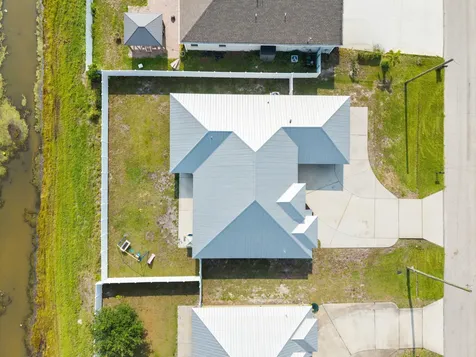 404 SW South Quick Circle Port St Lucie FL 34953