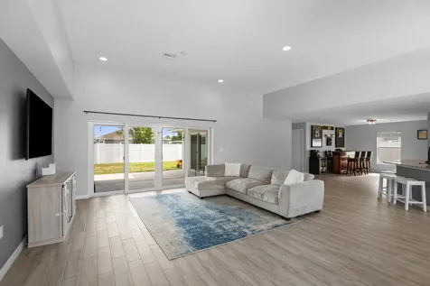 404 SW South Quick Circle Port St Lucie FL 34953