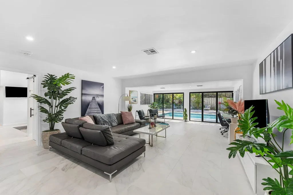 3000 NE 21st Terrace Fort Lauderdale FL 33306