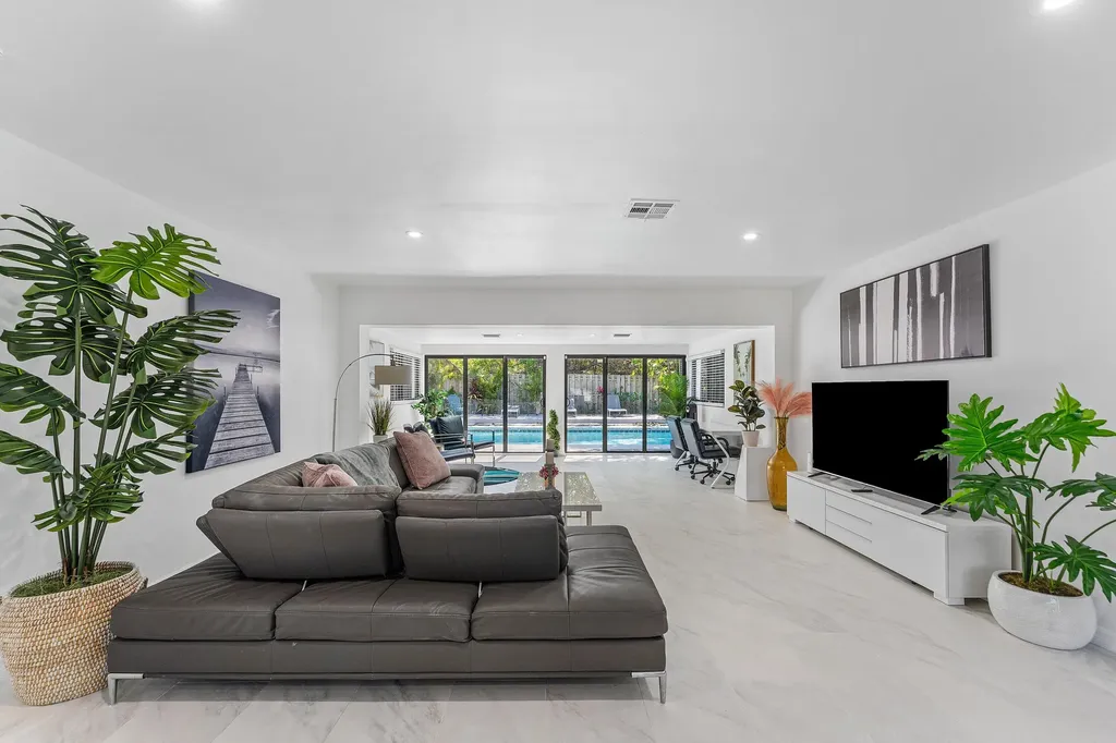 3000 NE 21st Terrace Fort Lauderdale FL 33306