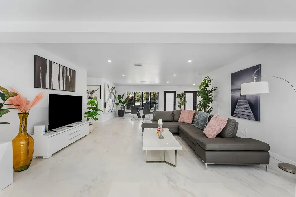 3000 NE 21st Terrace Fort Lauderdale FL 33306