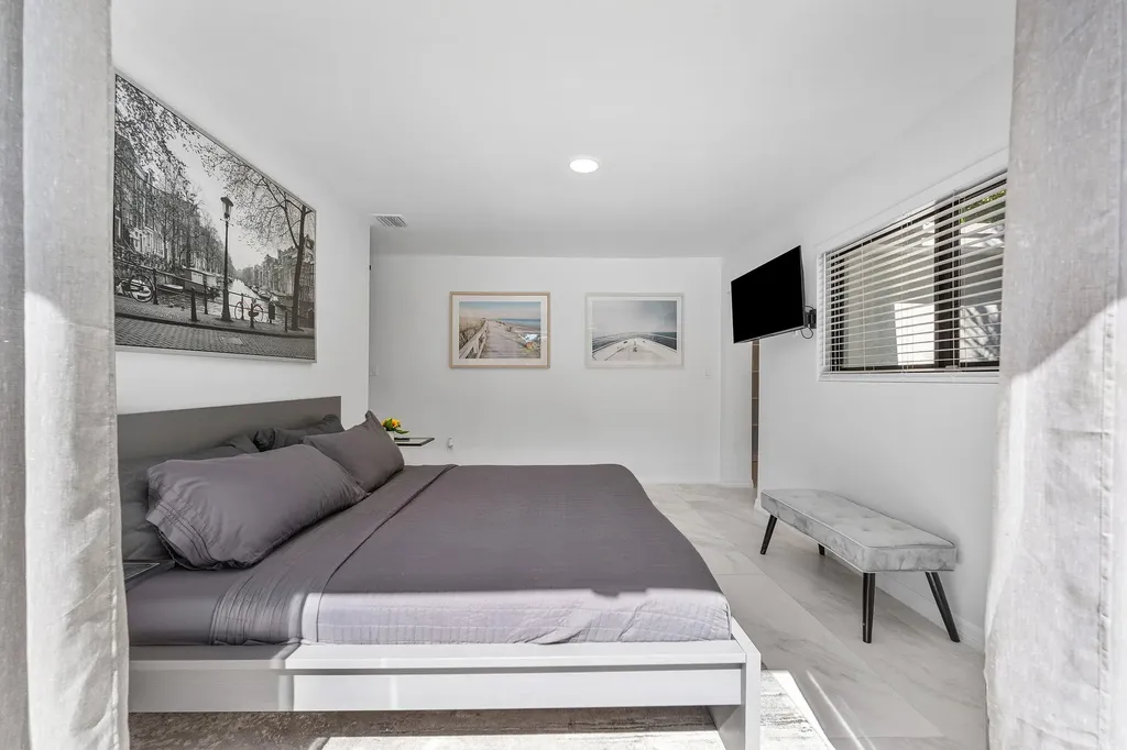 3000 NE 21st Terrace Fort Lauderdale FL 33306