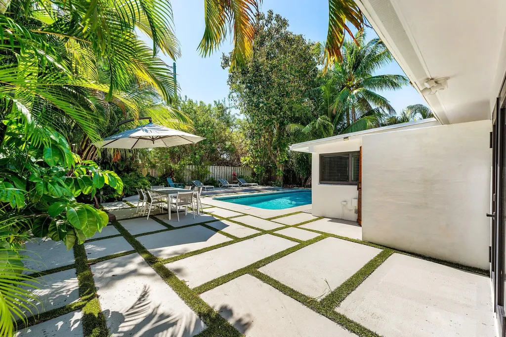 3000 NE 21st Terrace Fort Lauderdale FL 33306