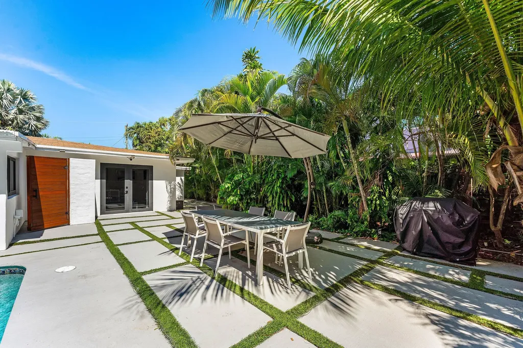 3000 NE 21st Terrace Fort Lauderdale FL 33306