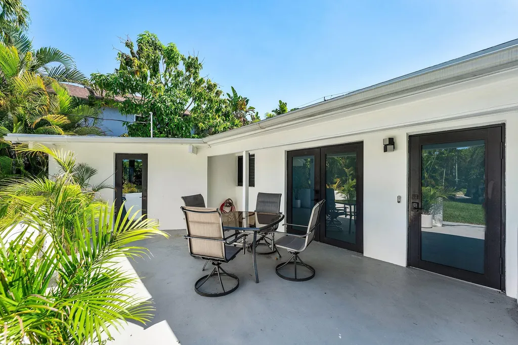 3000 NE 21st Terrace Fort Lauderdale FL 33306