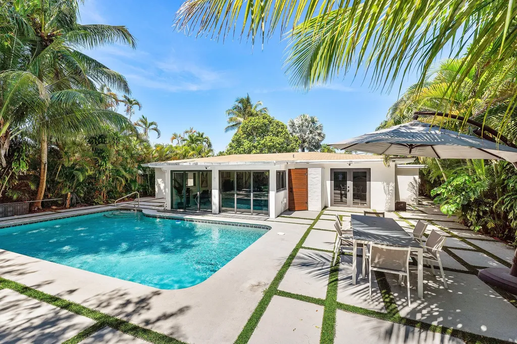3000 NE 21st Terrace Fort Lauderdale FL 33306