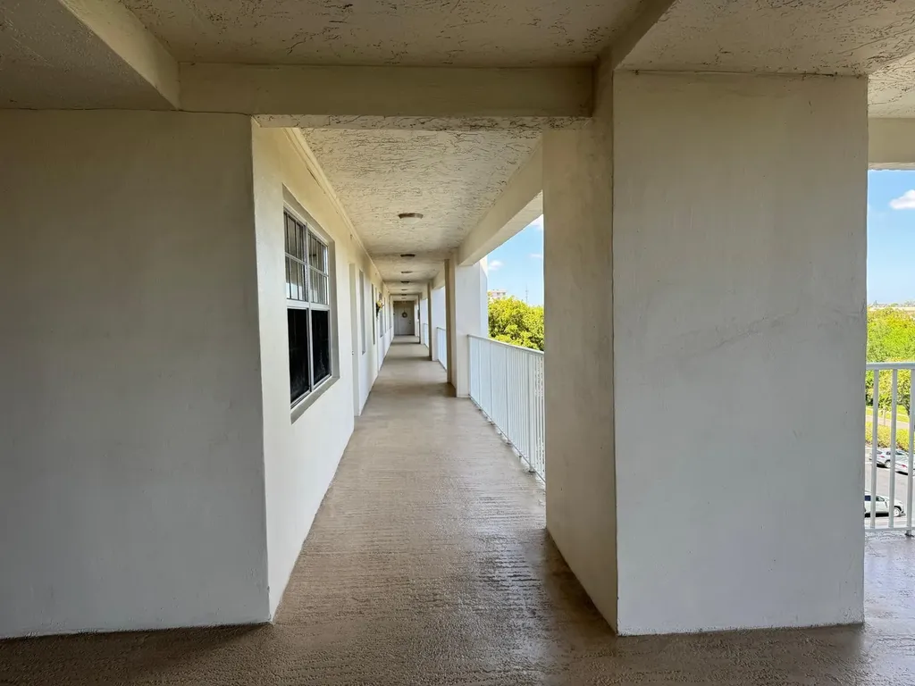 3510 Oaks Way Pompano Beach FL 33069