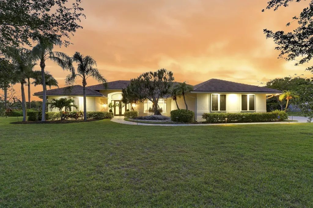 8667 Steeplechase Drive Palm Beach Gardens FL 33418