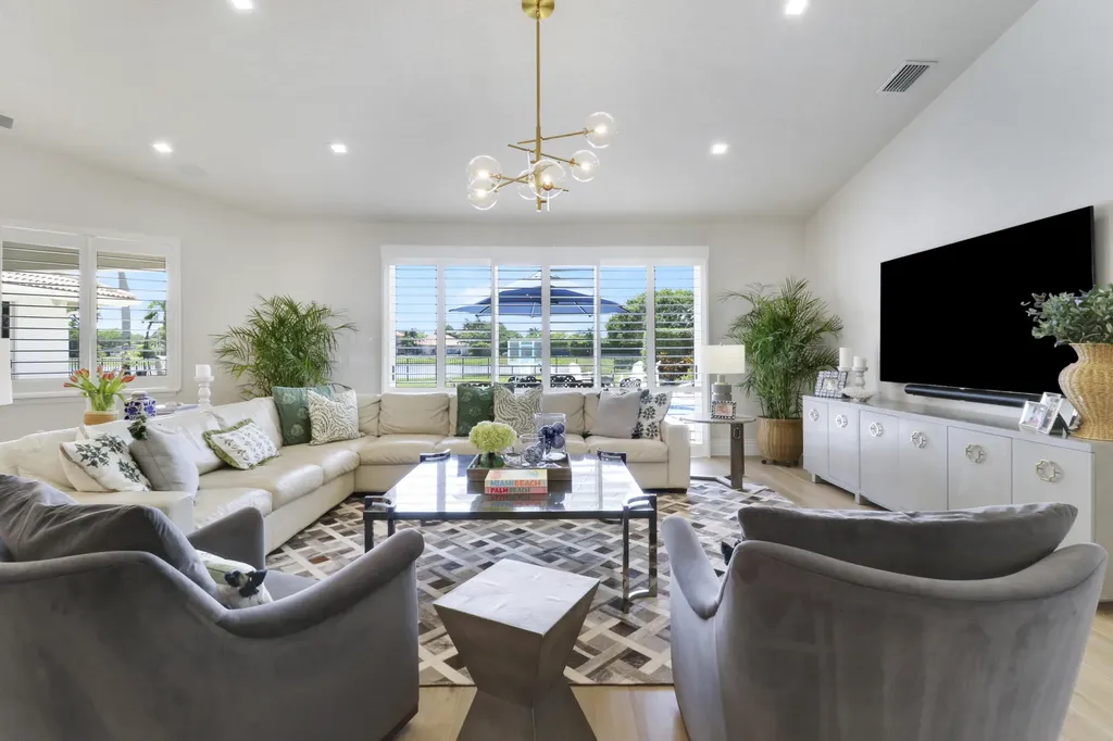 8667 Steeplechase Drive Palm Beach Gardens FL 33418