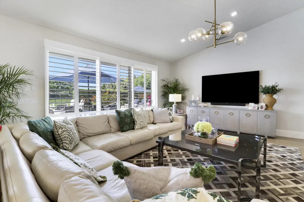 8667 Steeplechase Drive Palm Beach Gardens FL 33418
