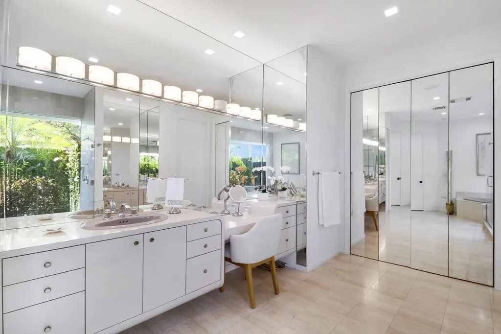 8667 Steeplechase Drive Palm Beach Gardens FL 33418