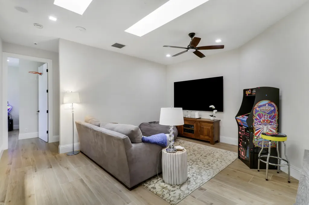 8667 Steeplechase Drive Palm Beach Gardens FL 33418