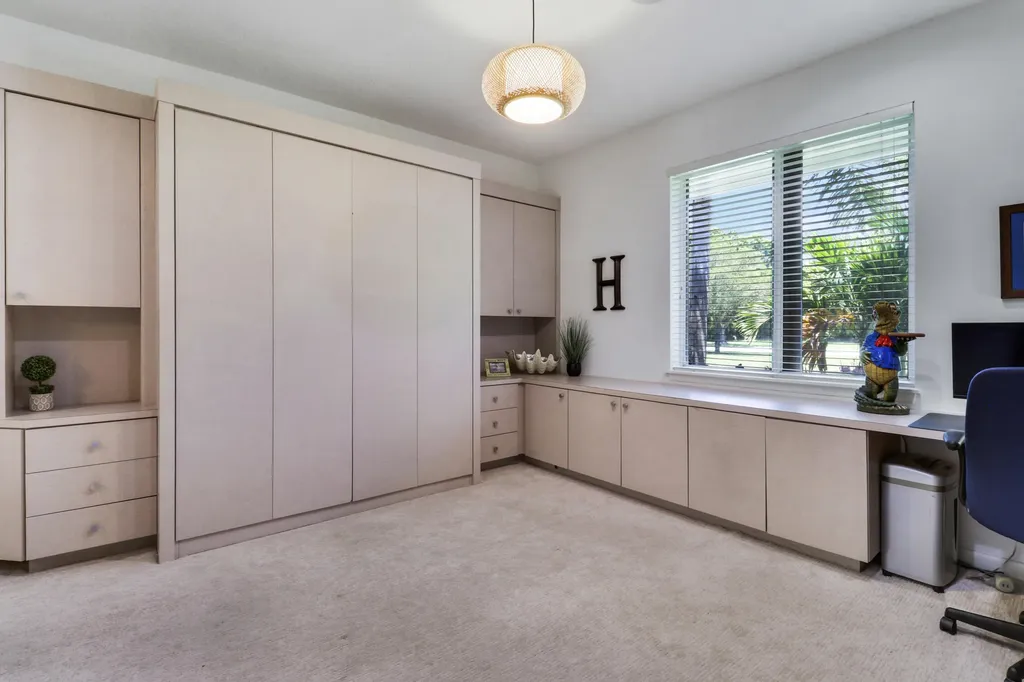 8667 Steeplechase Drive Palm Beach Gardens FL 33418