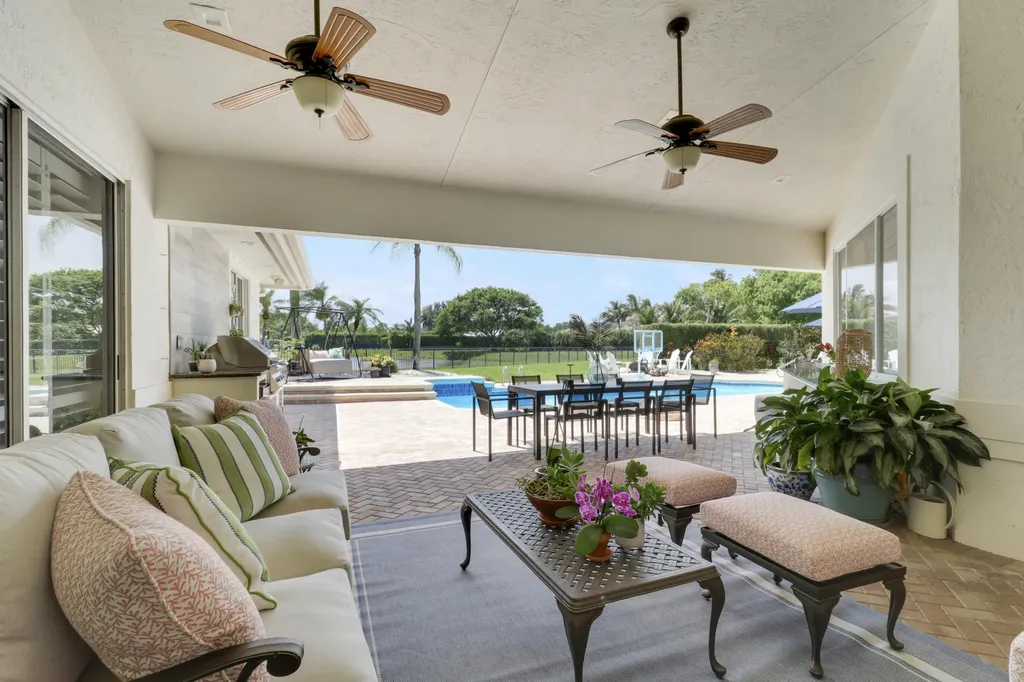 8667 Steeplechase Drive Palm Beach Gardens FL 33418