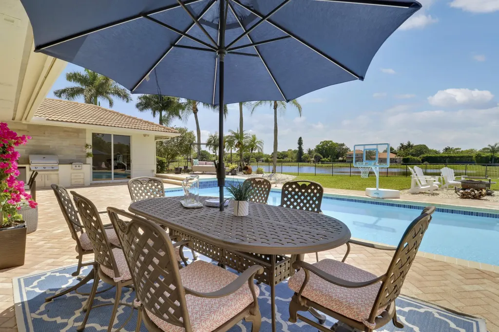 8667 Steeplechase Drive Palm Beach Gardens FL 33418