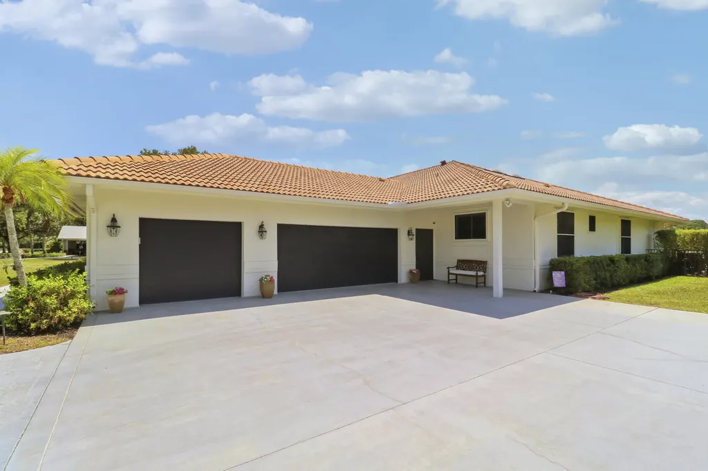 8667 Steeplechase Drive Palm Beach Gardens FL 33418