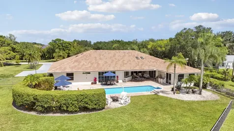 8667 Steeplechase Drive Palm Beach Gardens FL 33418