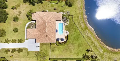 8667 Steeplechase Drive Palm Beach Gardens FL 33418