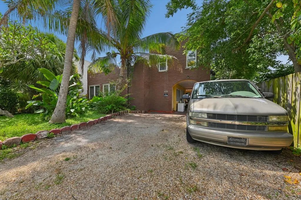 428 El Prado West Palm Beach FL 33405