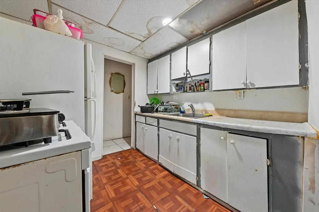 428 El Prado West Palm Beach FL 33405