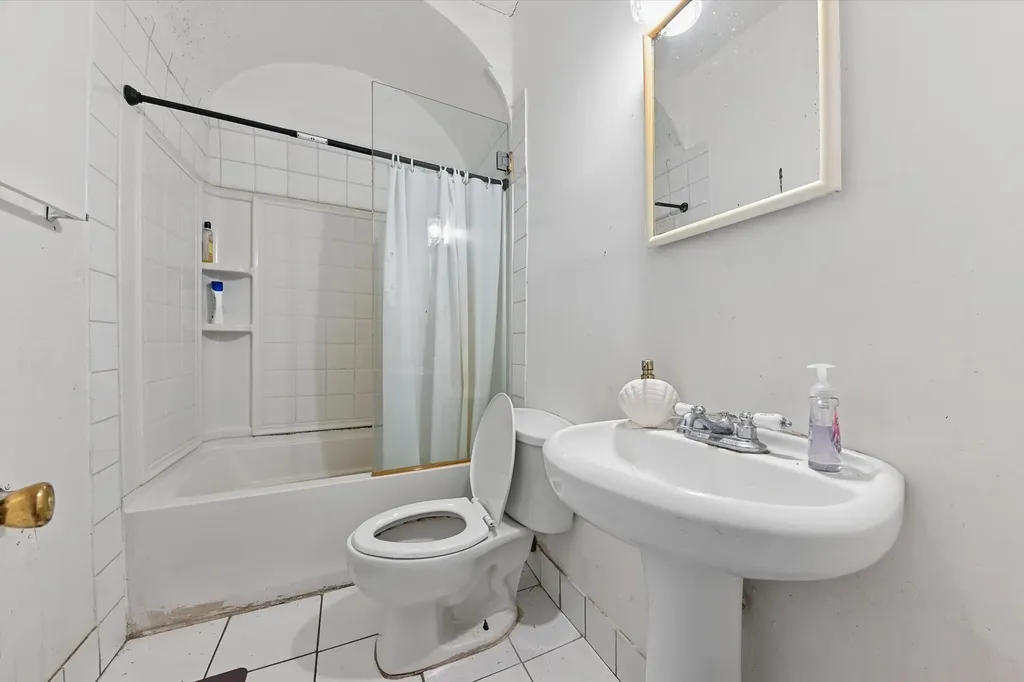 428 El Prado West Palm Beach FL 33405