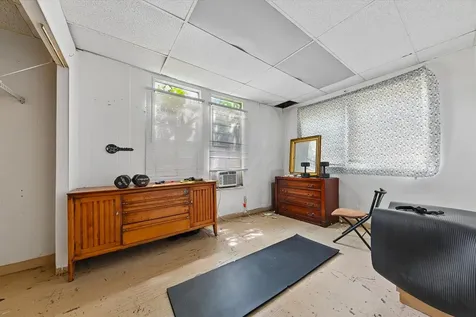 428 El Prado West Palm Beach FL 33405