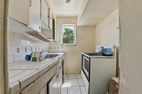 428 El Prado West Palm Beach FL 33405