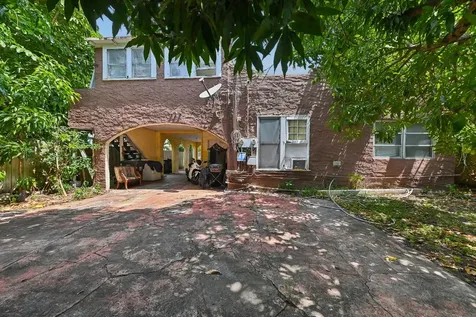 428 El Prado West Palm Beach FL 33405